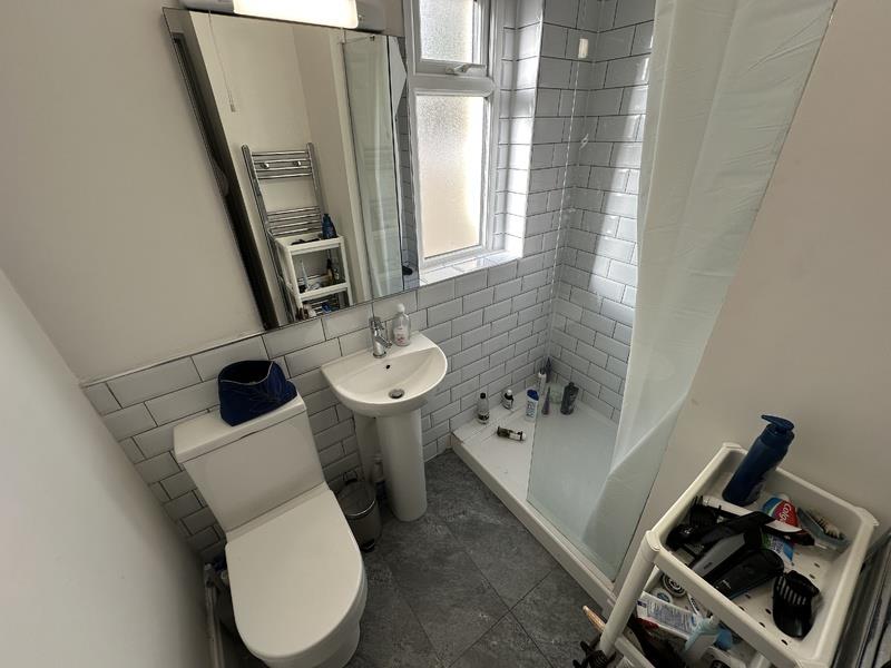 5 bed property in Penhevad Street, Grangetown